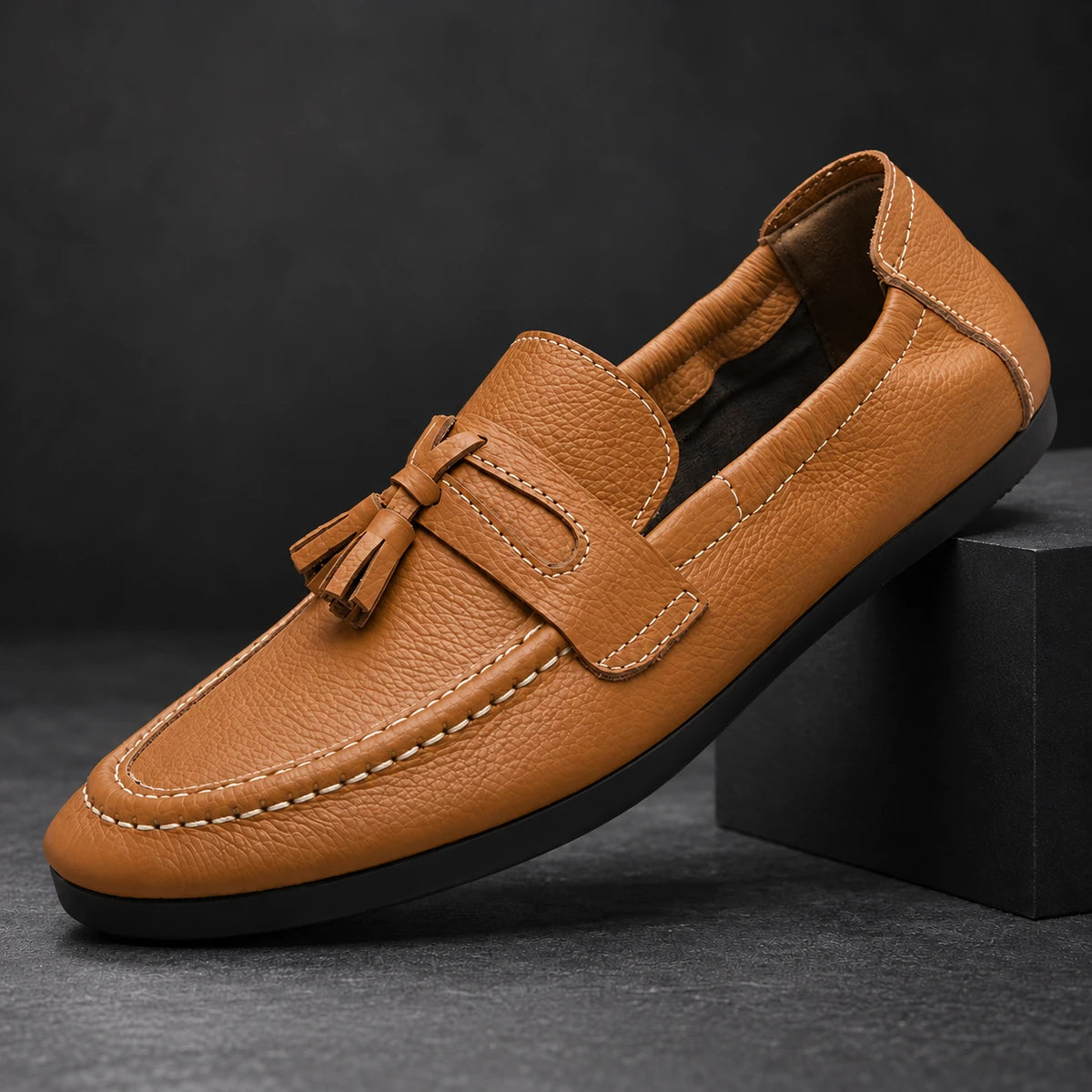 Cowhide Leather Loafers | Viggo Brown diagonal pedestal