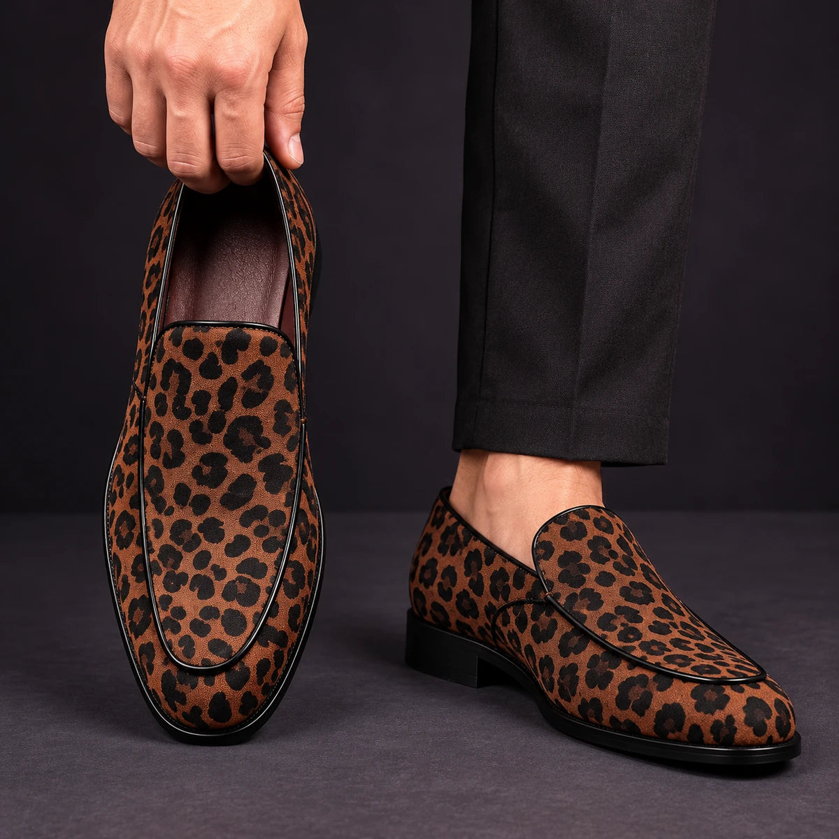 Leather Loafers | Ingvar Brown model handheld