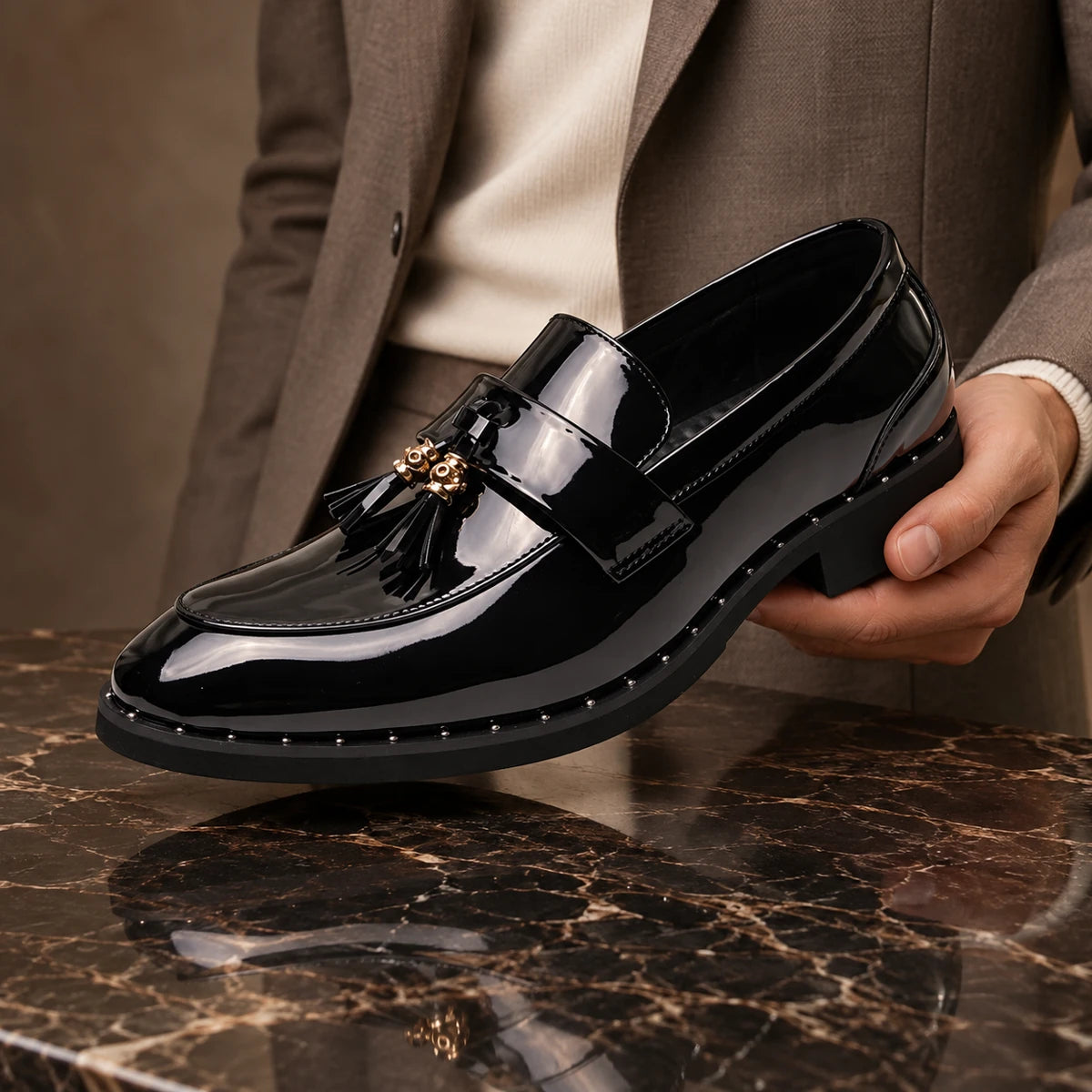 Kendrick Loafers Black handheld