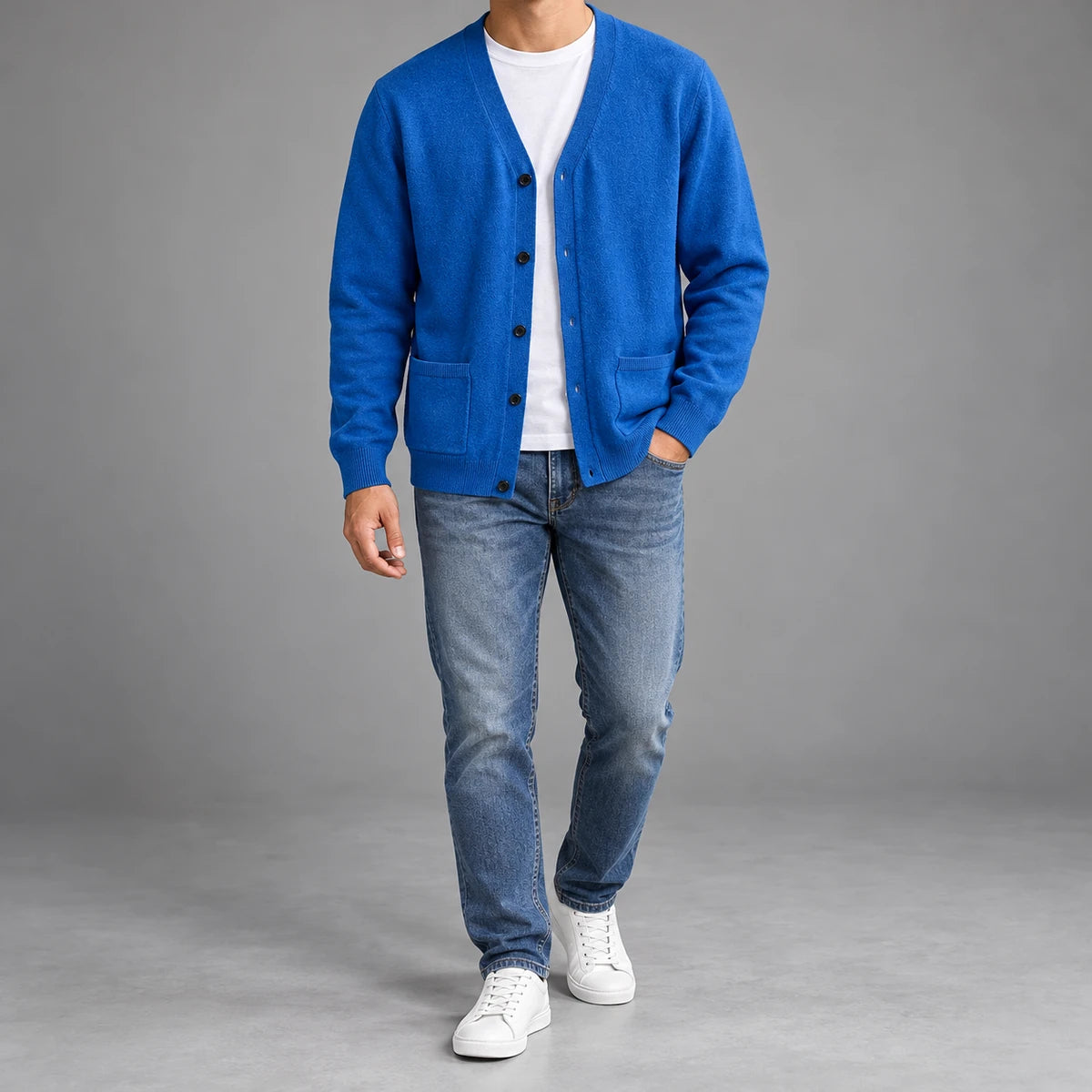 Knit Cardigan | Desmond Blue model