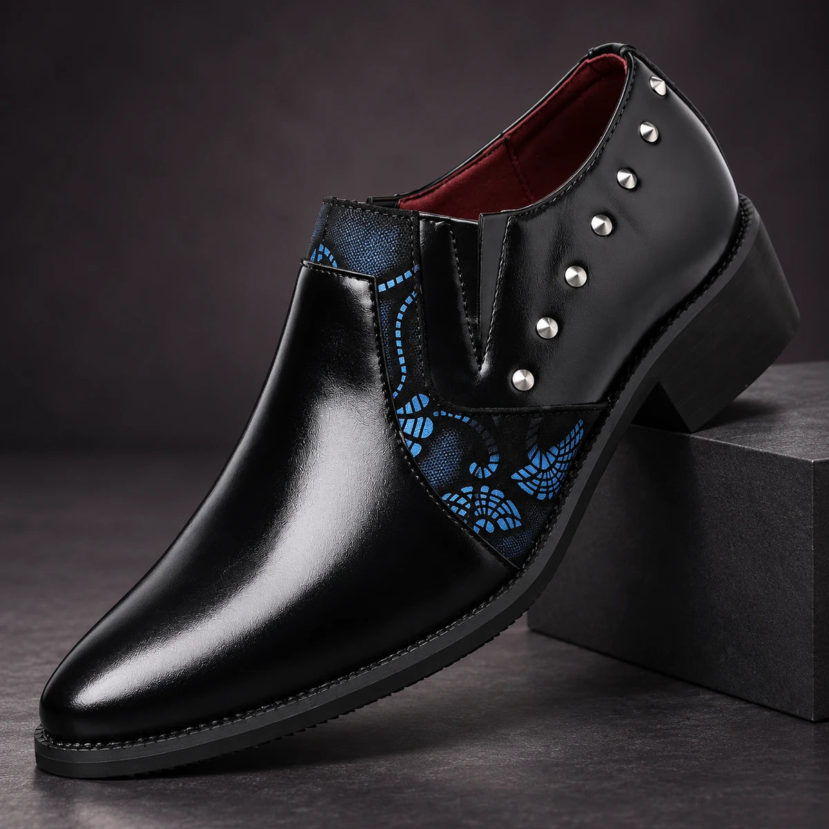 Leather Shoes | Lennart Black diagonal pedestal