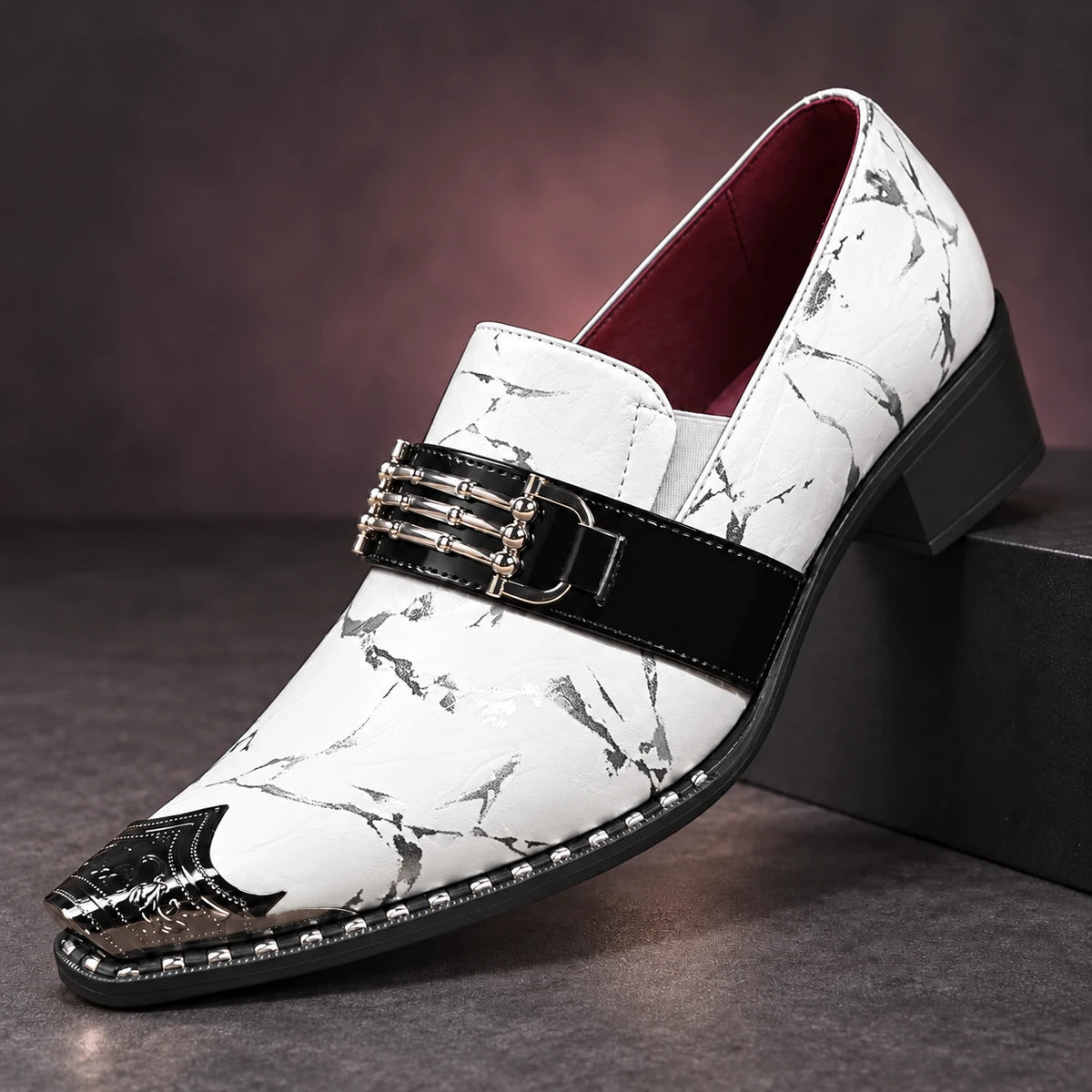 Leather Loafers | Oskar White diagonal pedestal