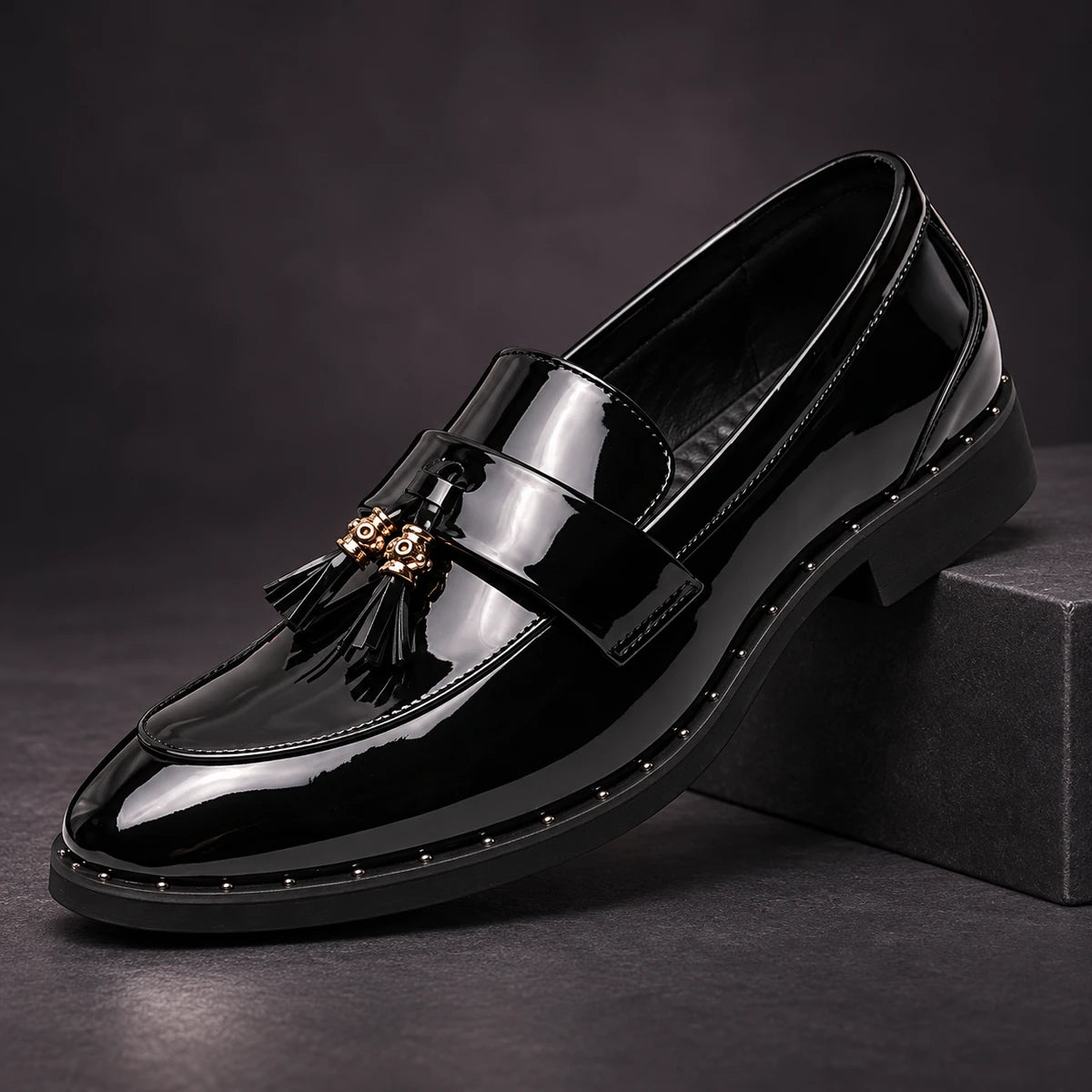 Leather Loafers | Caspien Black diagonal pedestal