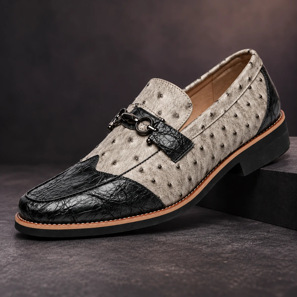 Leather Loafers | Lothar Black diagonal pedestal