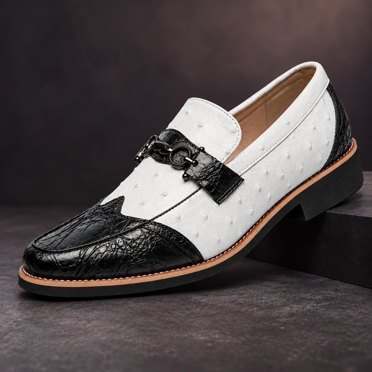 Leather Loafers | Lothar White diagonal pedestal