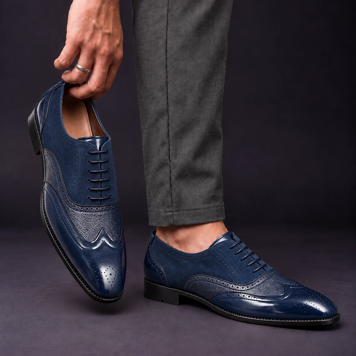 Leather Oxfords | Marius Blue model handheld
