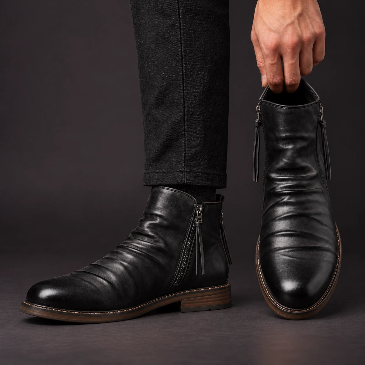 Leather Boots | Cato Black model handheld