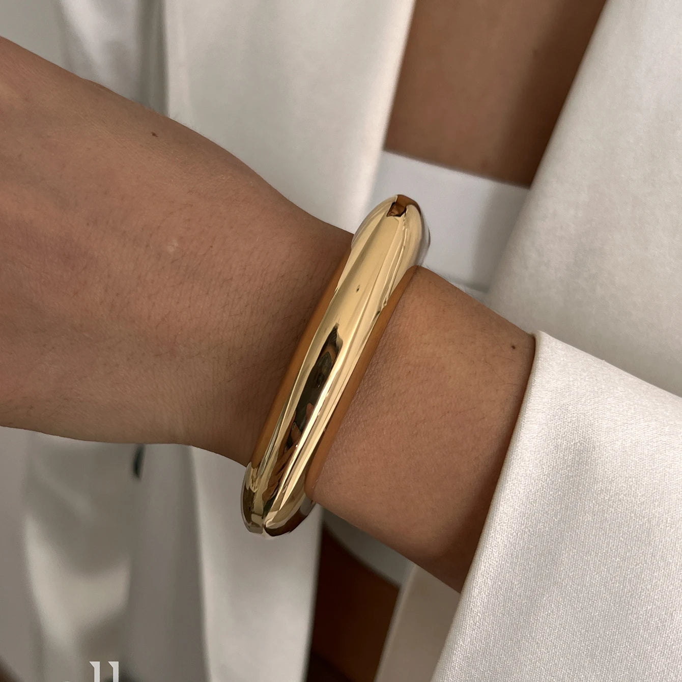 Solenne Cuff Chunky Bangle