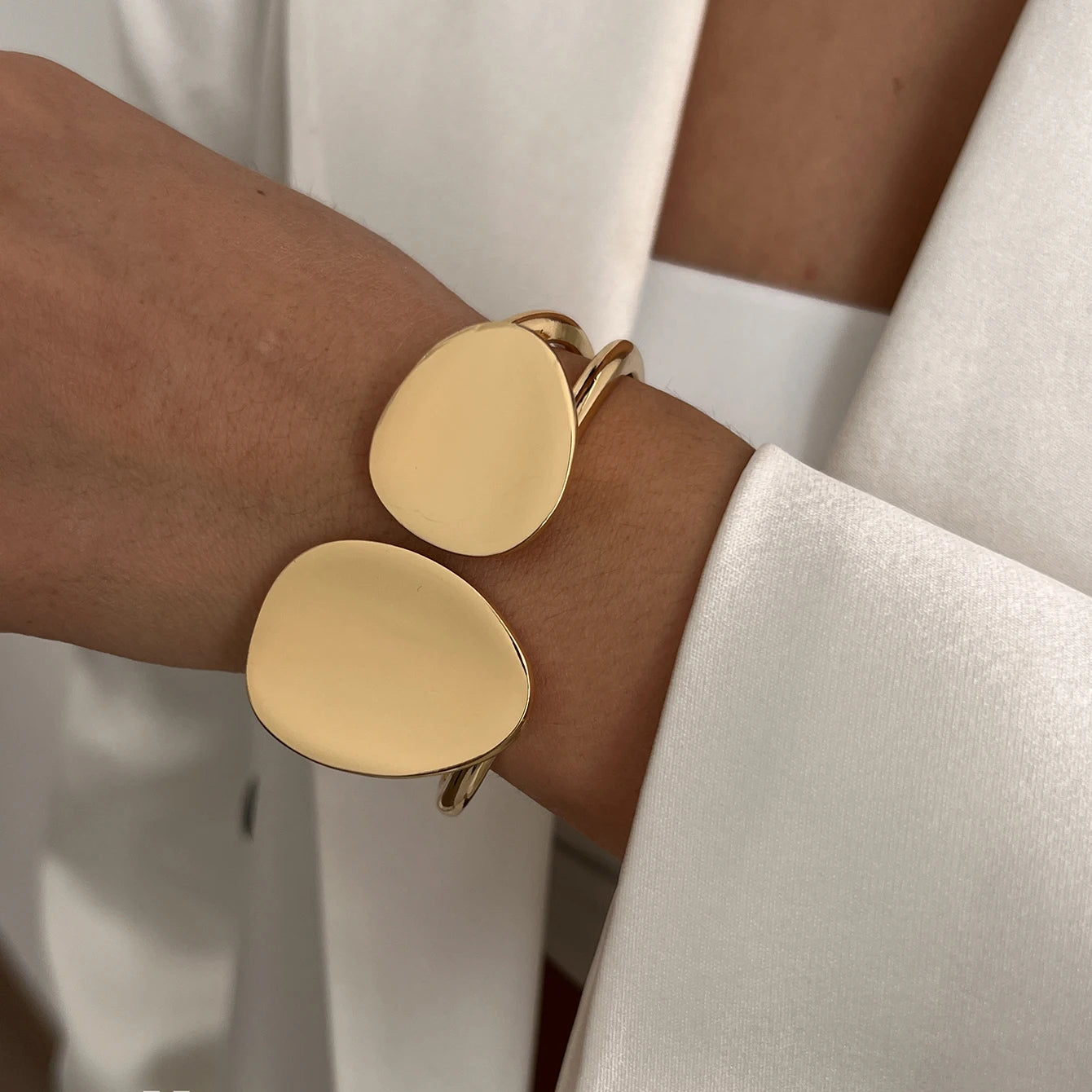 Solenne Cuff Chunky Bangle