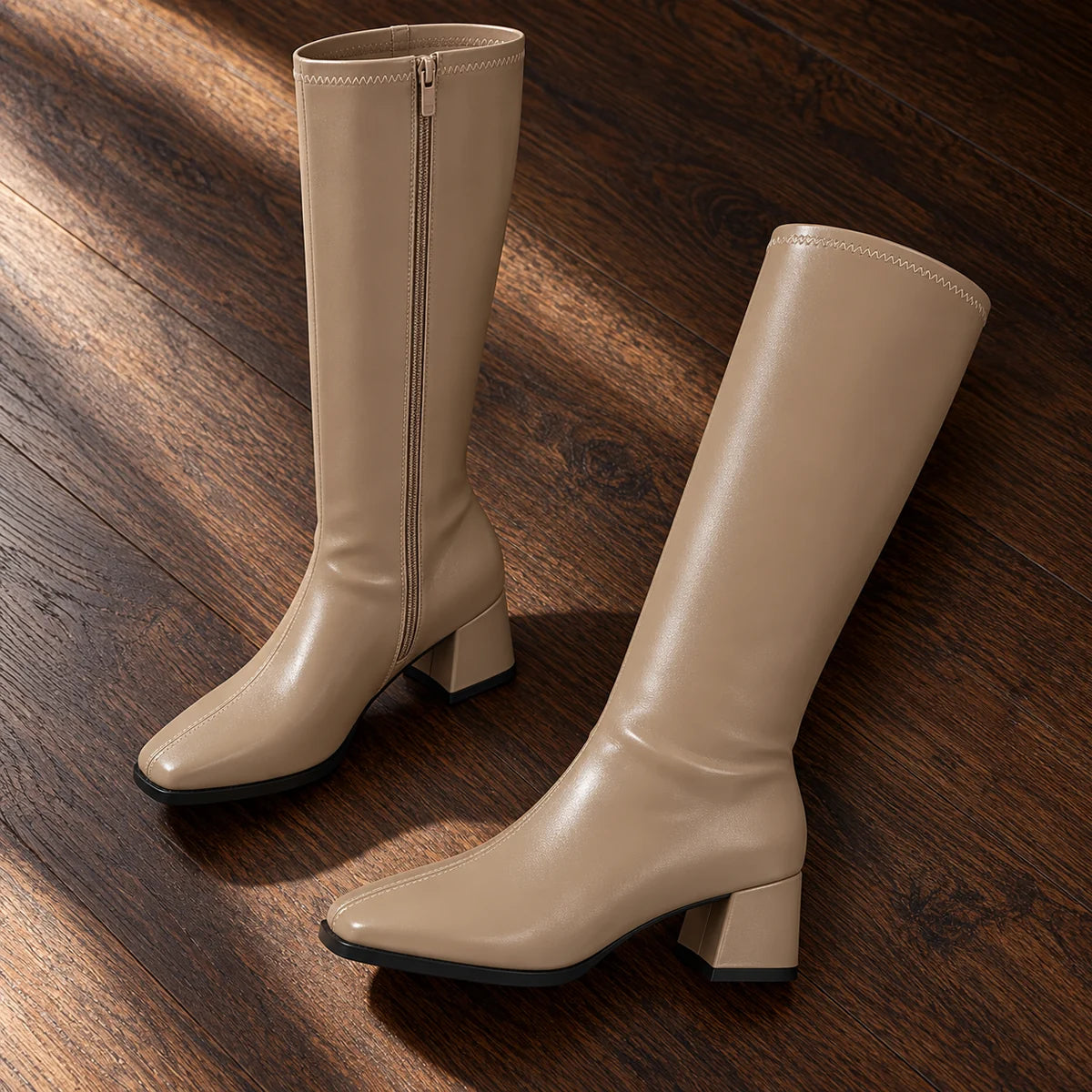 Delphine Boots Beige flatlay