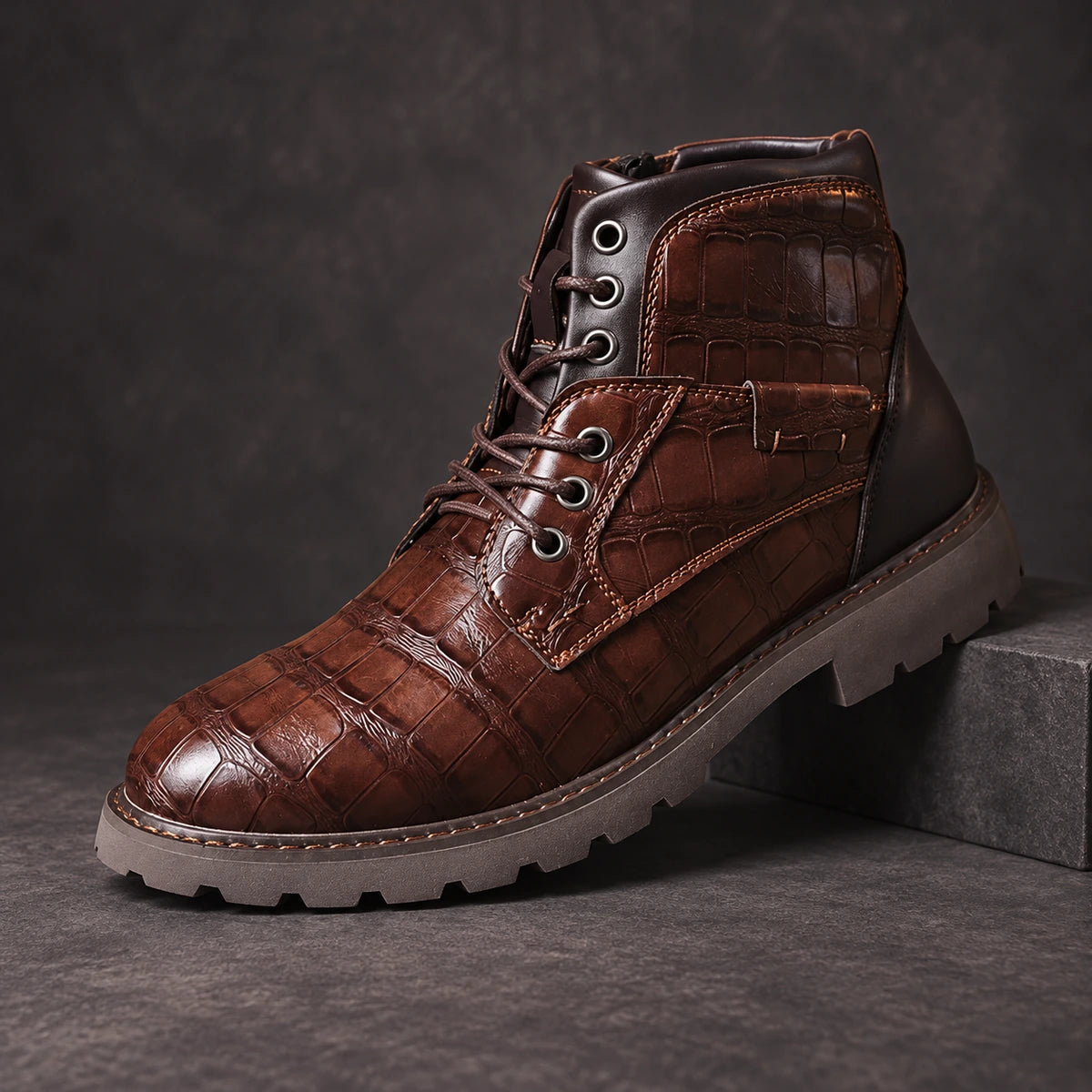 Leather Boots | Arne Brown diagonal pedestal