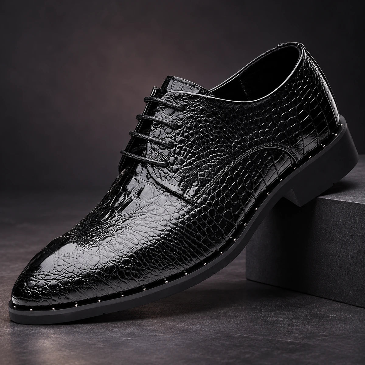 Leather Shoes | Leif Black diagonal pedestal