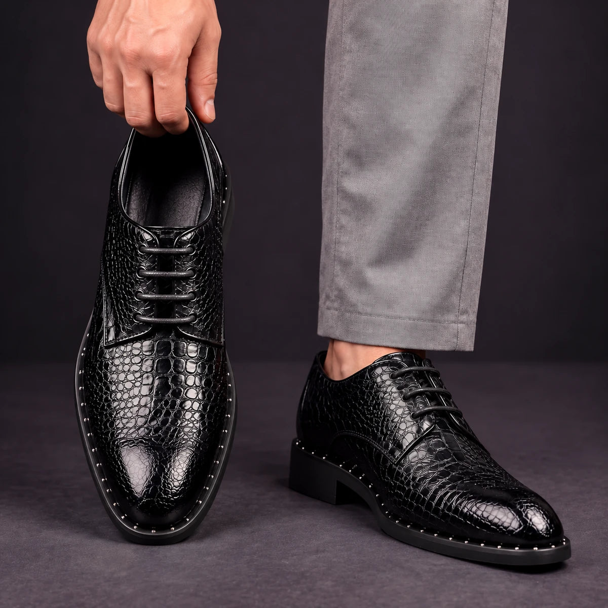 Leather Shoes | Leif Black model handheld
