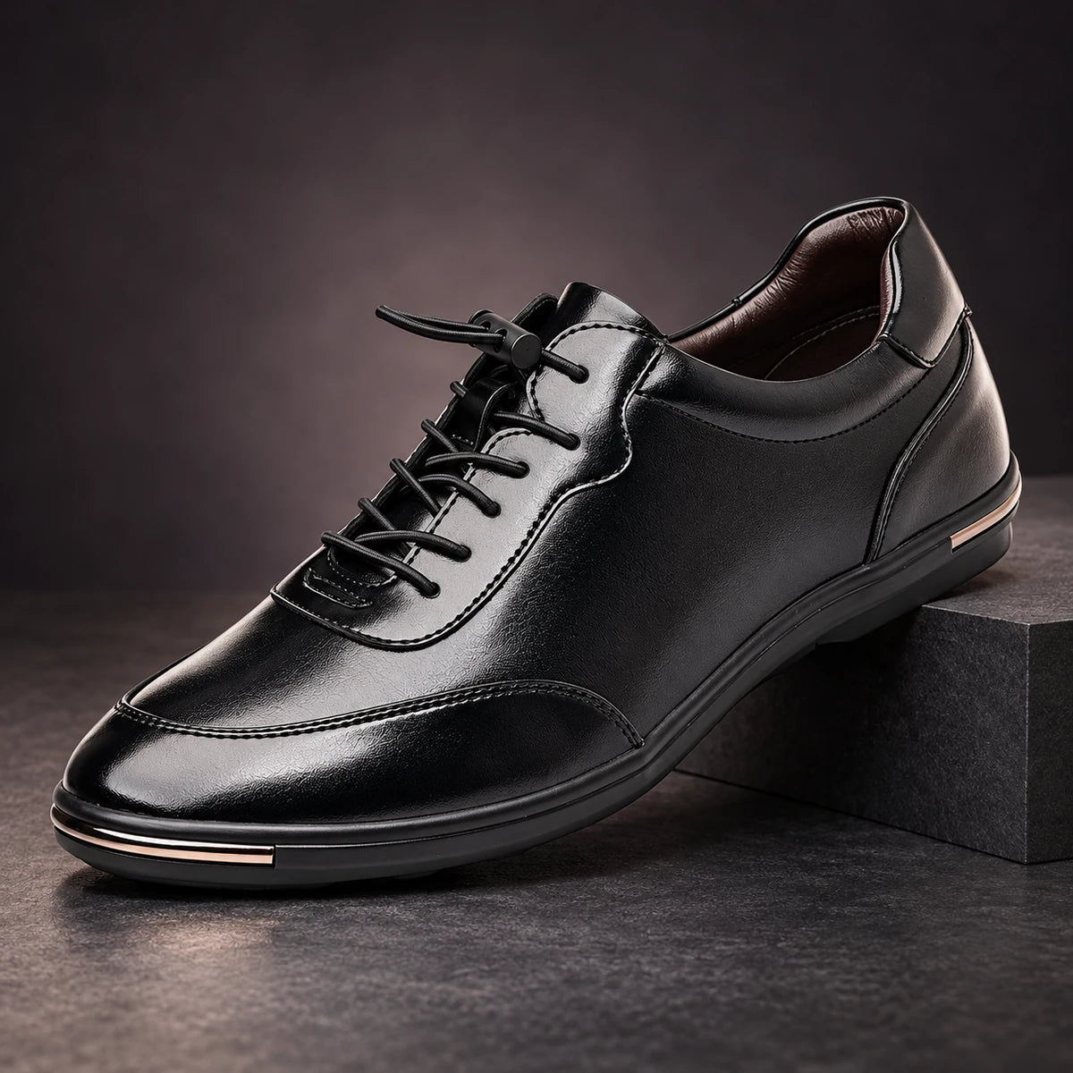 Leather Shoes | Henning Black diagonal pedestal