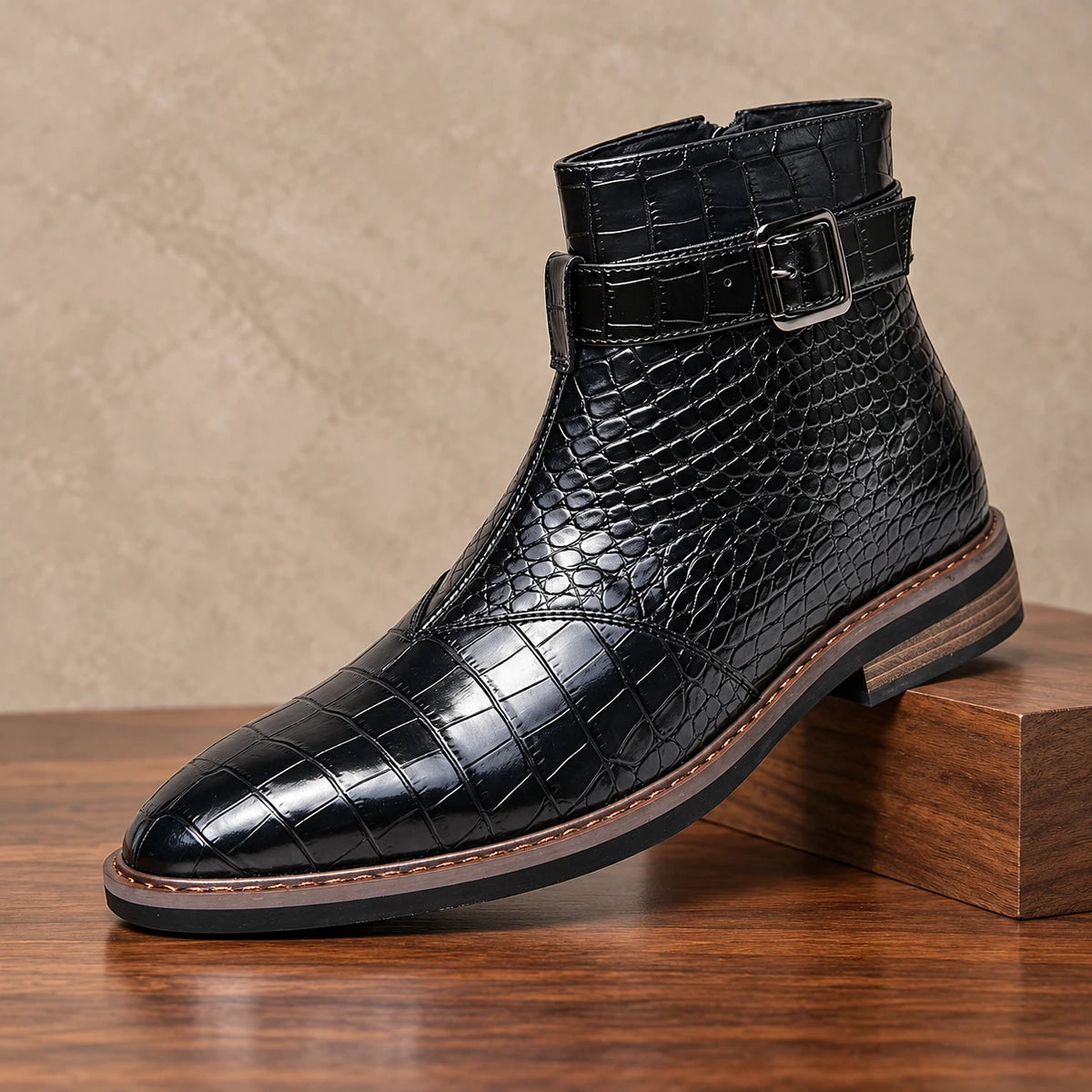 Leather Boots | Torben Black diagonal pedestal