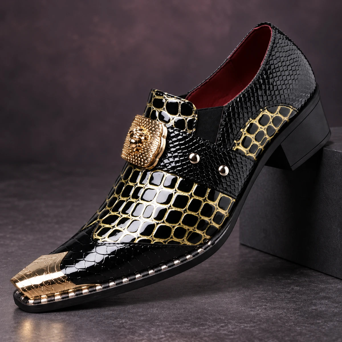 Leather Loafers | Nestor Black diagonal pedestal