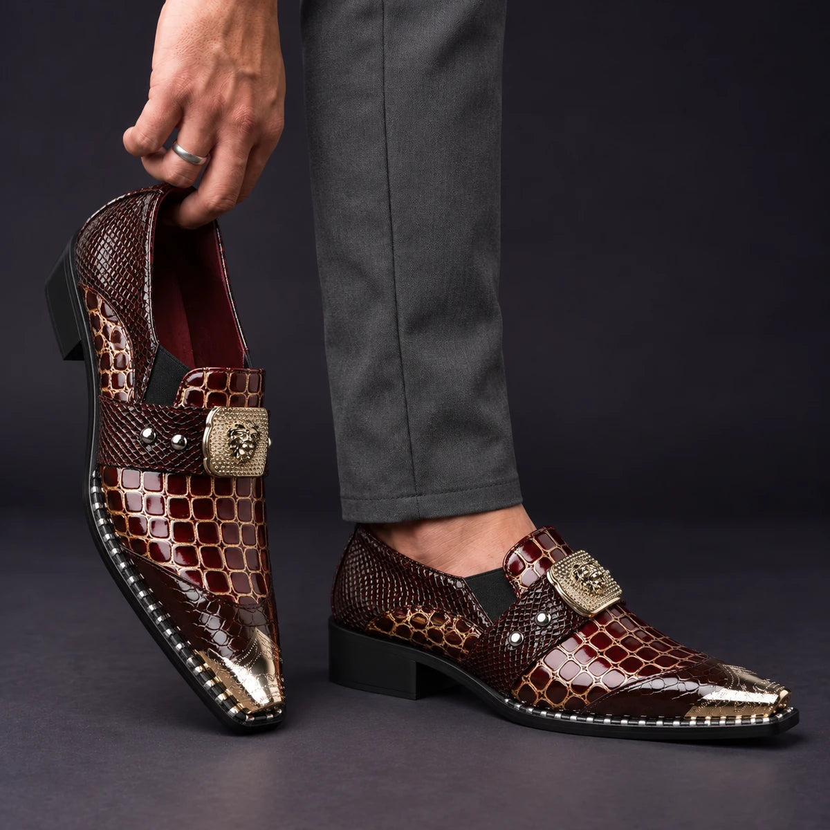 Leather Loafers | Nestor Red model handheld