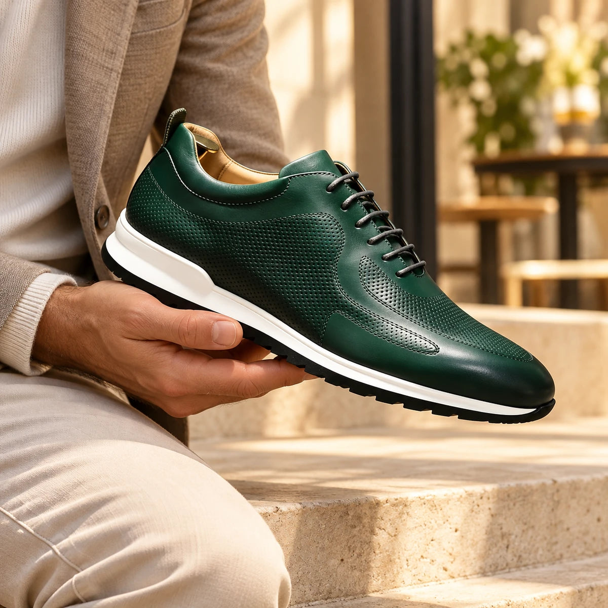 Oswin Sneakers Green handheld