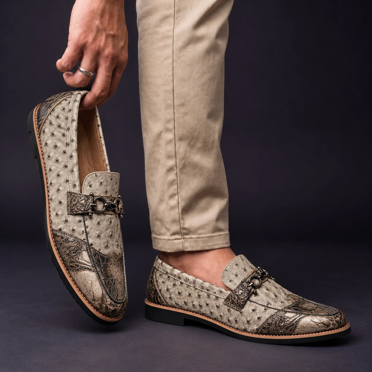 Leather Loafers | Lothar Beige model handheld