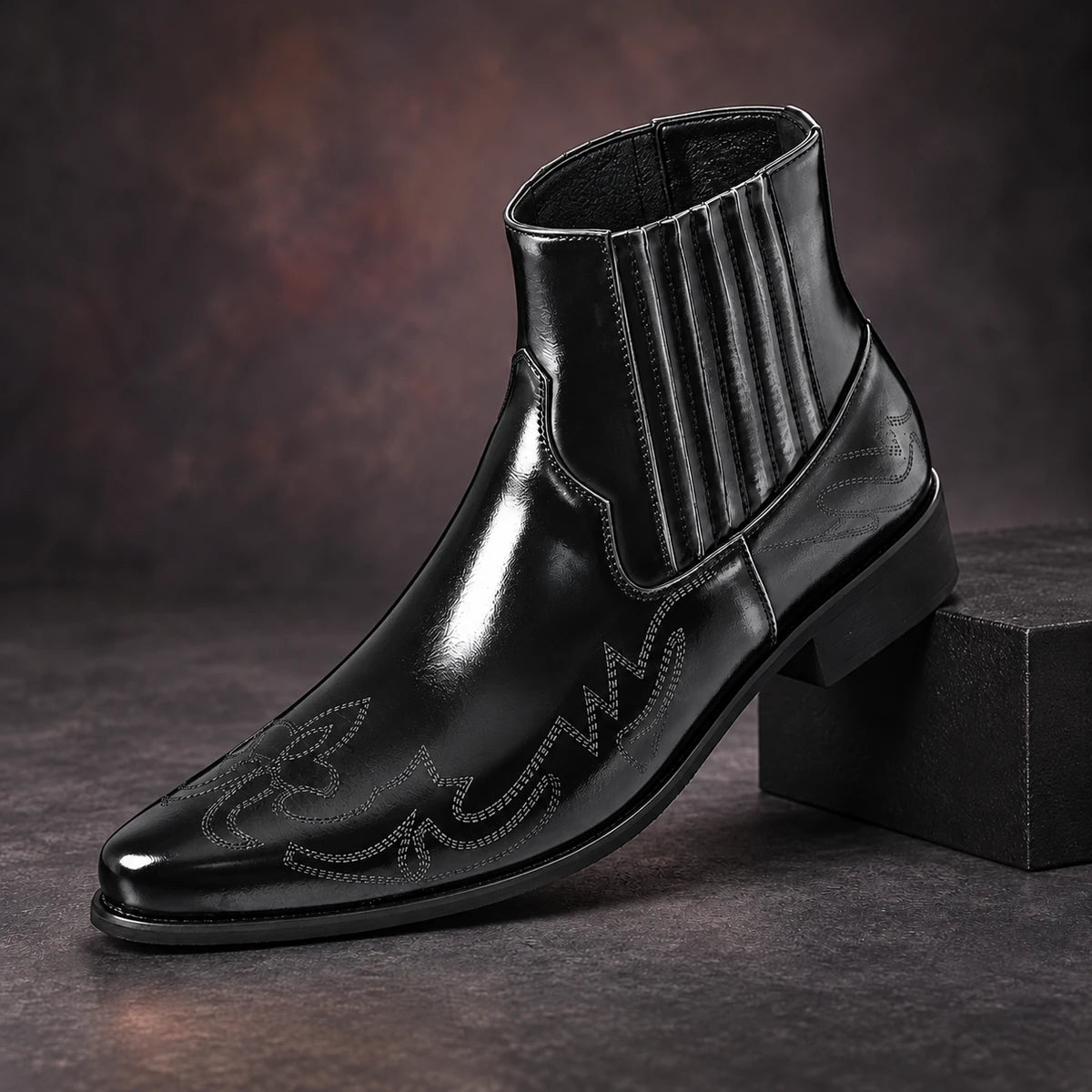 Leather Boots | Per Black diagonal pedestal